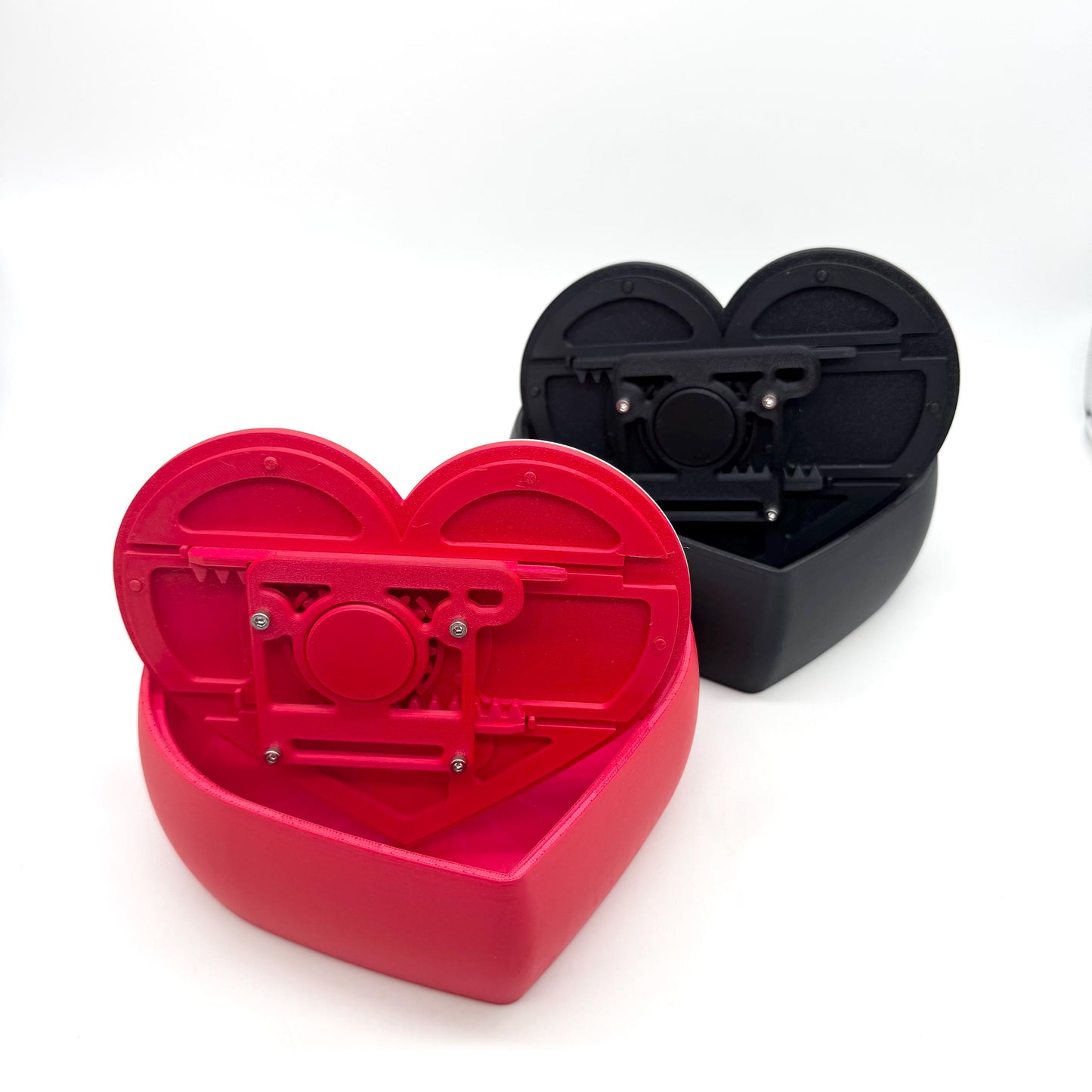 Locking Heart Container
